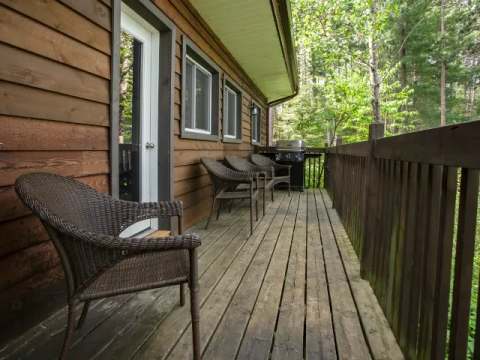 Suite Foyer #37 – Temagami Shores Inn and Resort