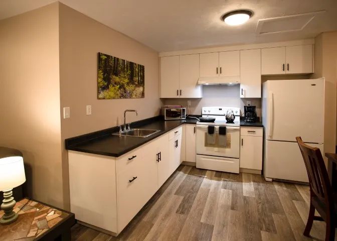 Lodge Fireplace Suite #37 — Temagami Shores Inn and Resort – Temagami Shores Inn and Resort