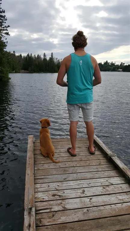Prise de doré lors d'une journée de pêche chez Temagami Shores Inn and Resort, Temagami, Ontario