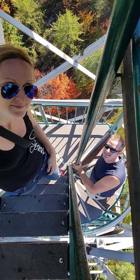 La tour de guet Temagami Fire Tower au sommet du mont Caribou chez Temagami Shores Inn and Resort, Temagami, Ontario