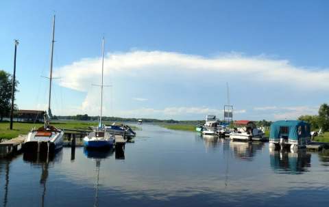 Photo de Fish Bay Marina and Cabins au Lac Nipissing, On