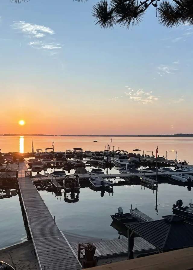 Photo de Sunbeam Bungalows au Lac Nipissing, On