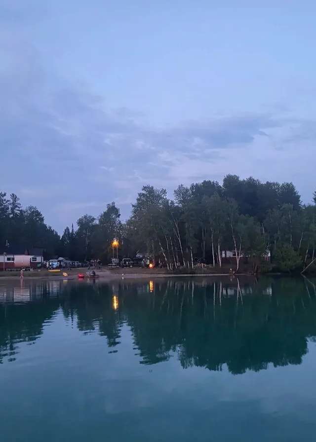 Photo de Lochlomond Lodge à Thunder Bay, On