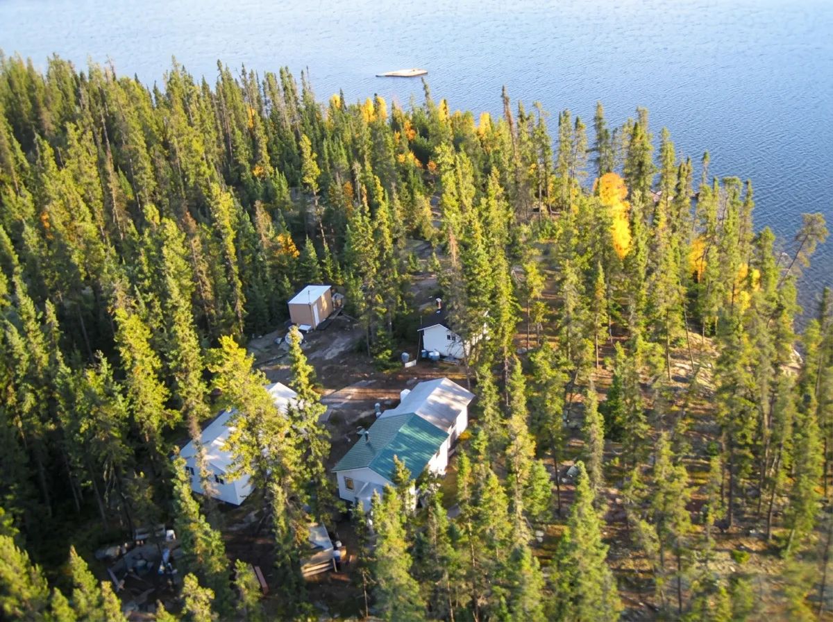 Photo of Complex Lake Lodge in Northern Forest, SK