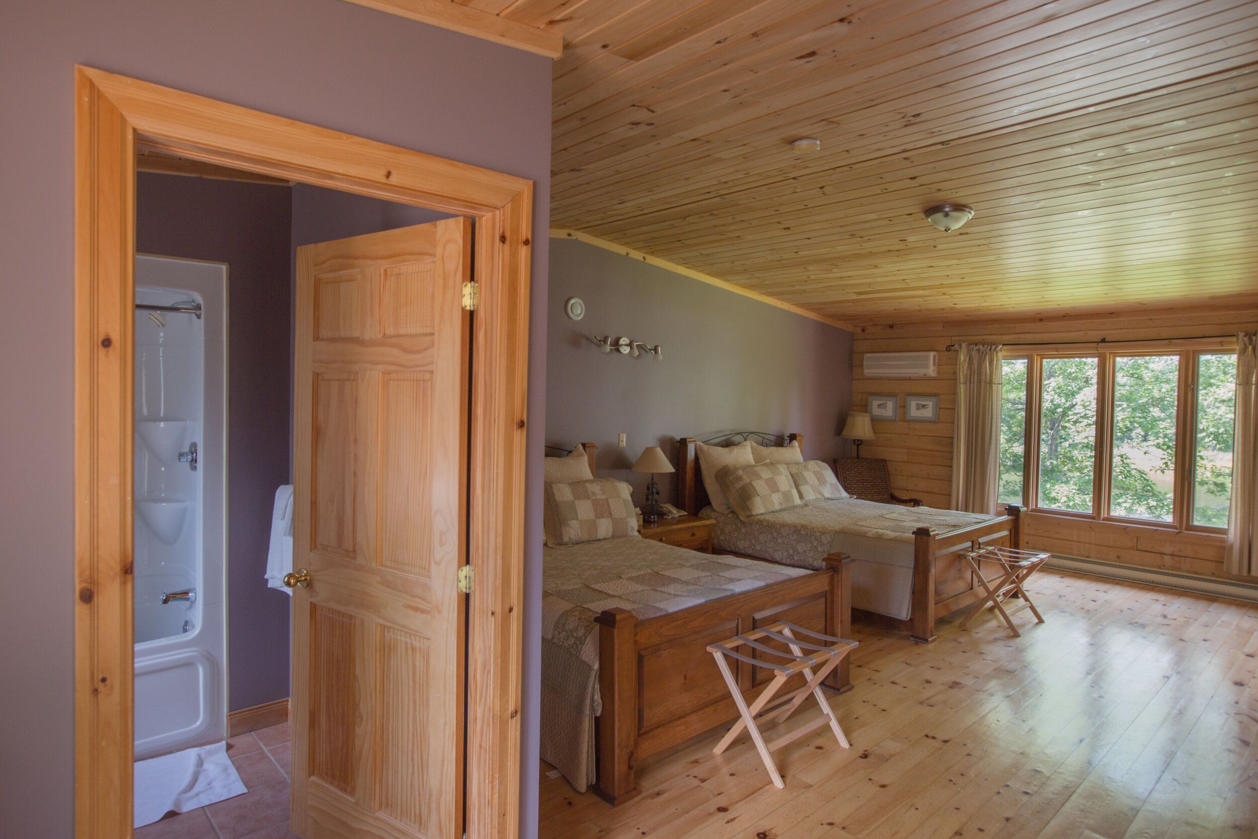Room Riverside Rooms — Ledges Inn – Ledges Inn
