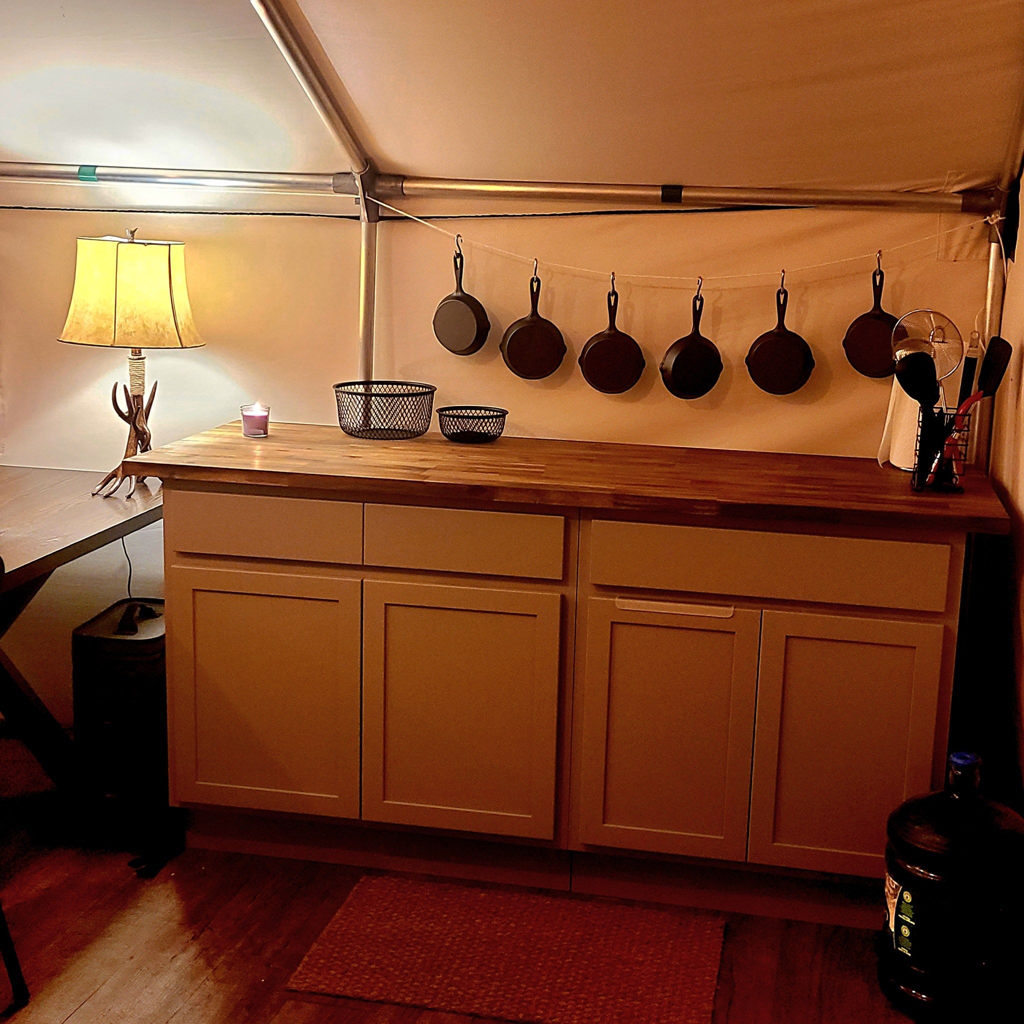 Camp rustique Hébergement style camp — Ursa Major Outfitters – Ursa Major Outfitters