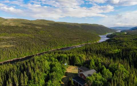 Photo de Big Land Fishing Lodge and Tours sur la Route côtière du Labrador, Nl