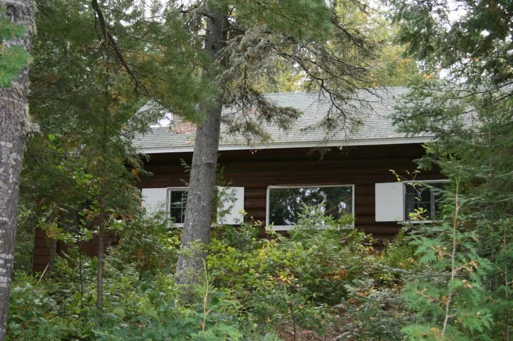 Camp Claire-Fontaine — Pourvoirie du Milieu – Pourvoirie du Milieu