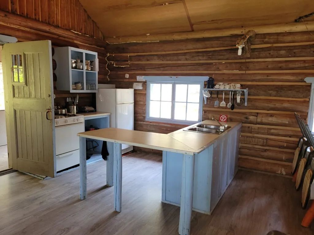 Camp Claire-Fontaine — Pourvoirie du Milieu – Pourvoirie du Milieu