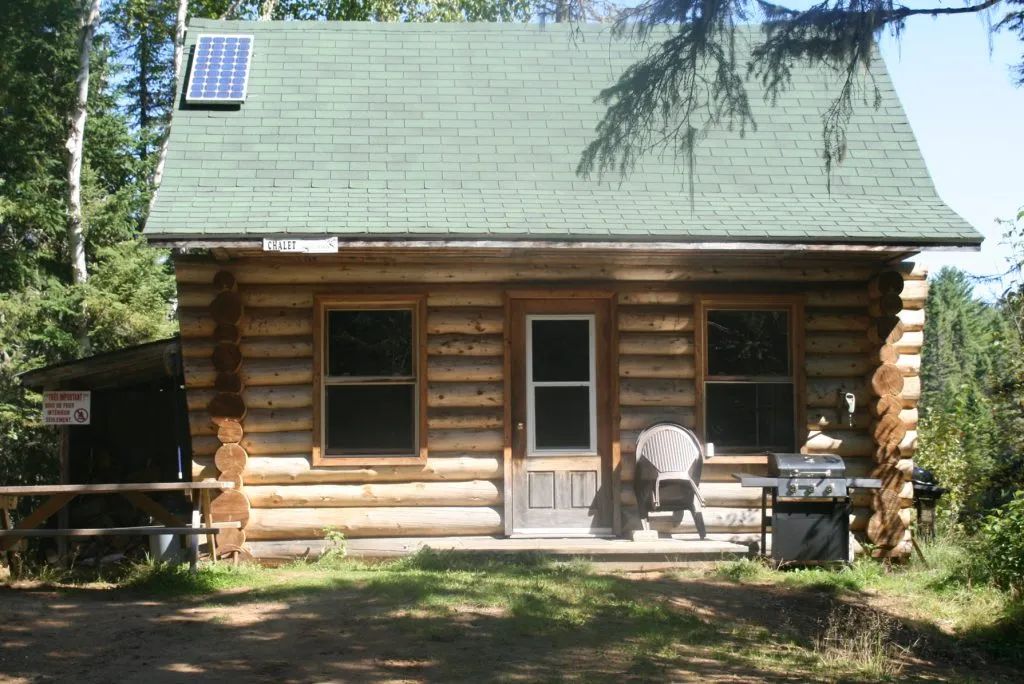 Camp rustique « Camp » Refuge — Pourvoirie du Milieu – Pourvoirie du Milieu