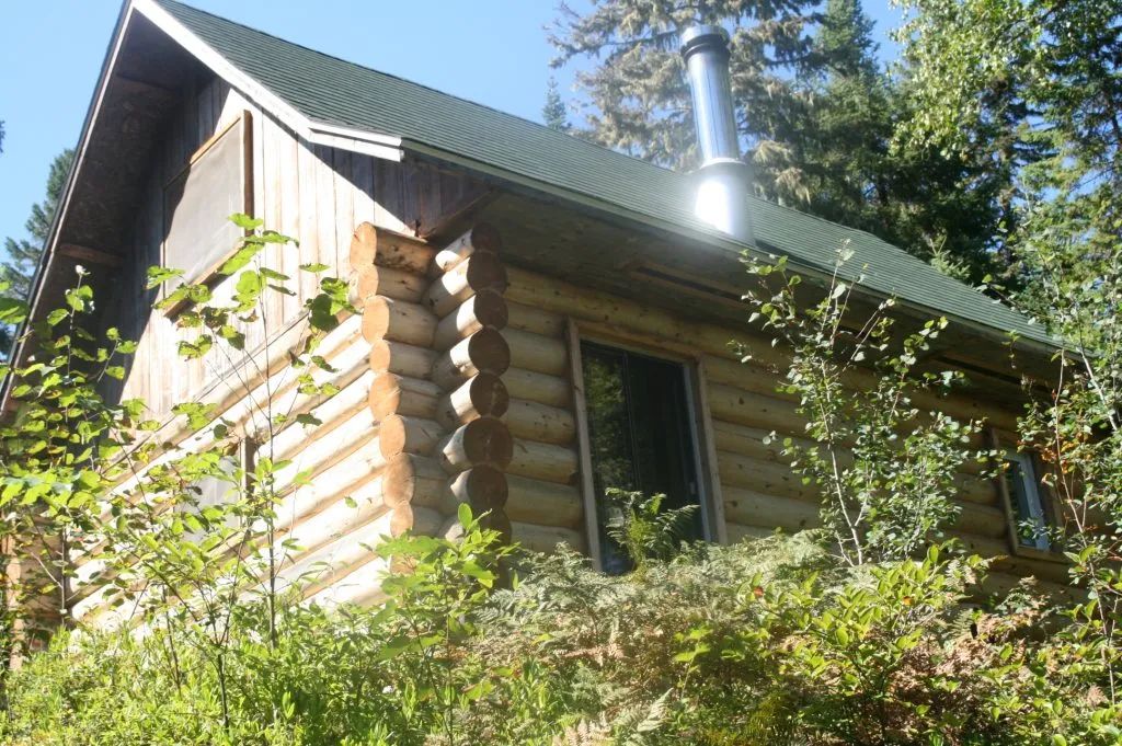 Camp rustique « Camp » Refuge — Pourvoirie du Milieu – Pourvoirie du Milieu