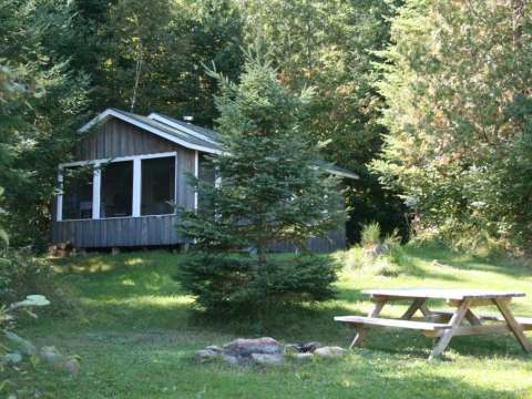 « Camp » Villa-Dama – Pourvoirie du Milieu