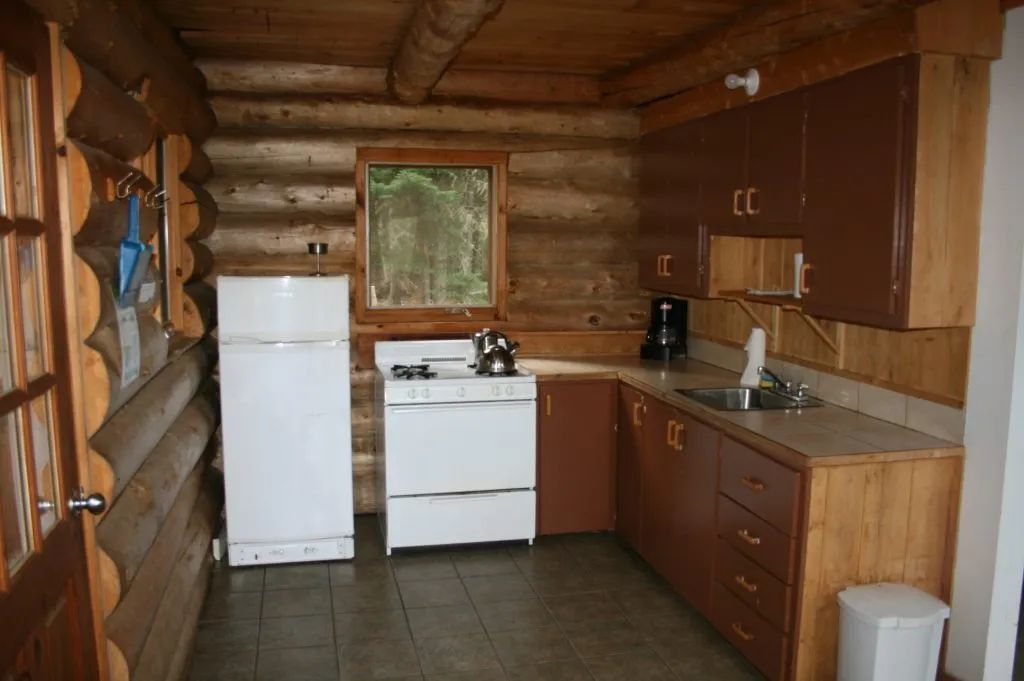 Chalet Balbuzard — Pourvoirie du Milieu – Pourvoirie du Milieu