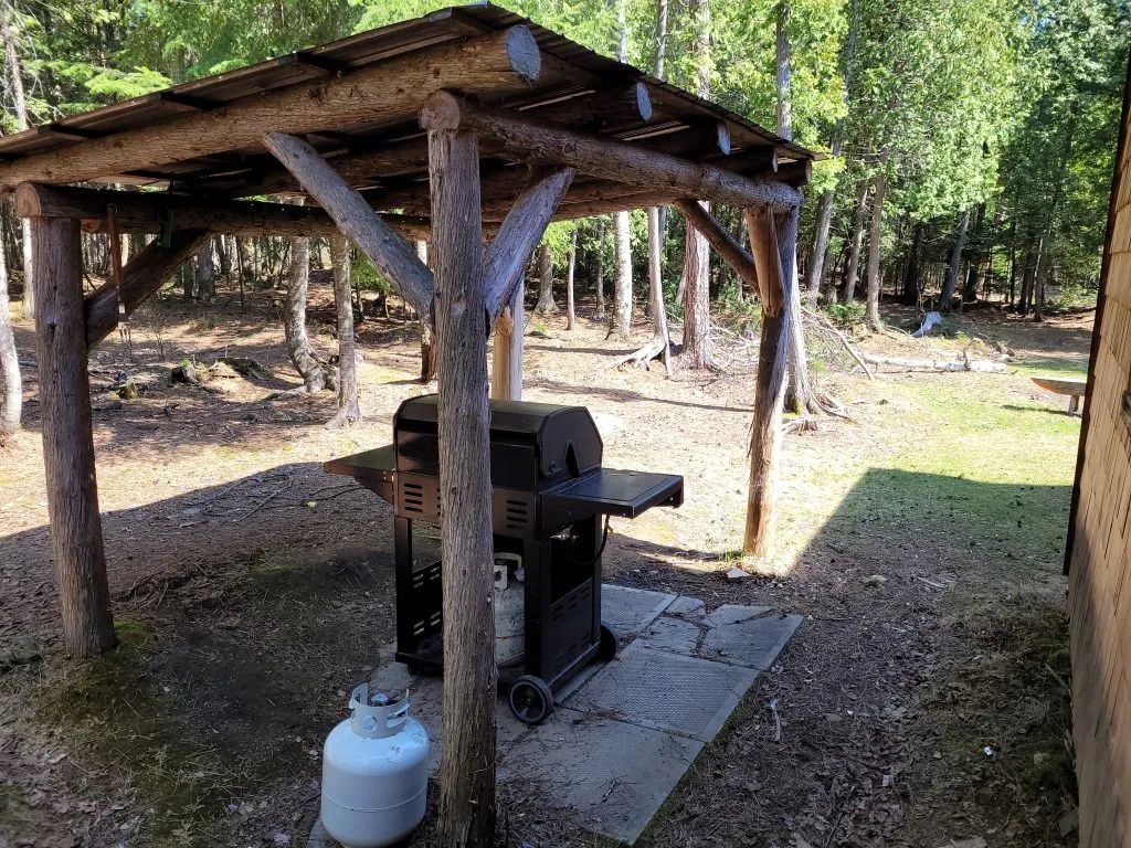 Chalet Des Pins — Pourvoirie du Milieu – Pourvoirie du Milieu