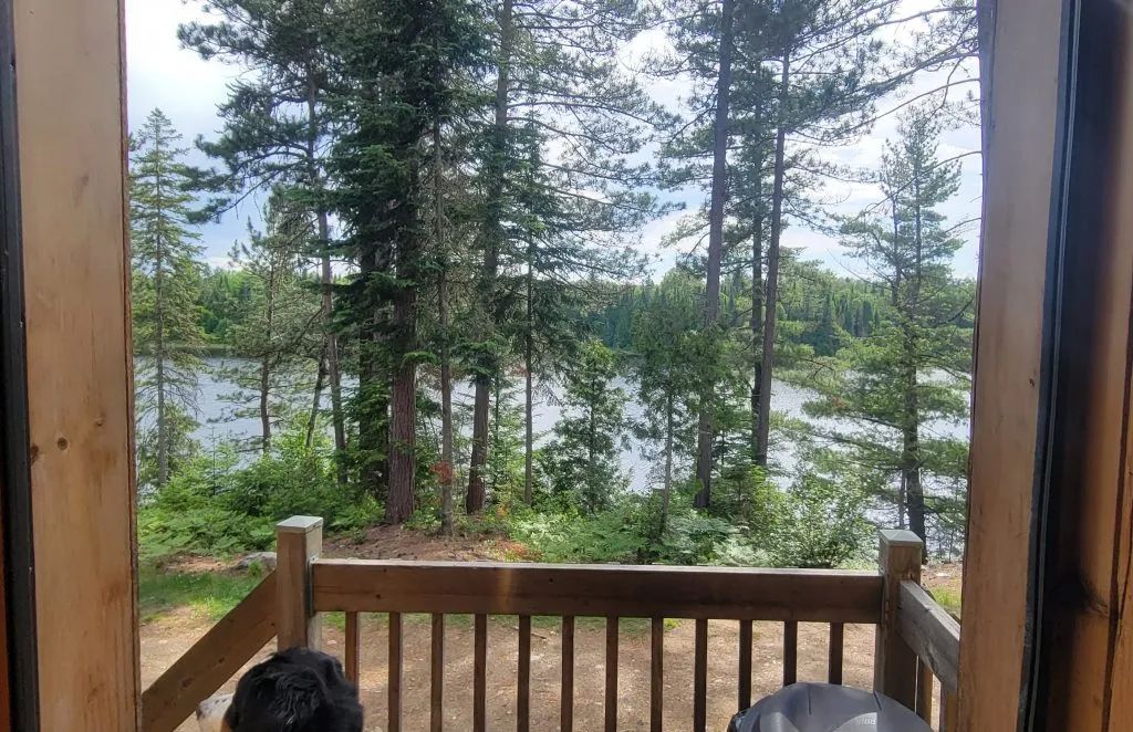 Chalet Des Pins — Pourvoirie du Milieu – Pourvoirie du Milieu