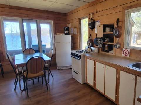 Chalet Hobbit – Pourvoirie du Milieu