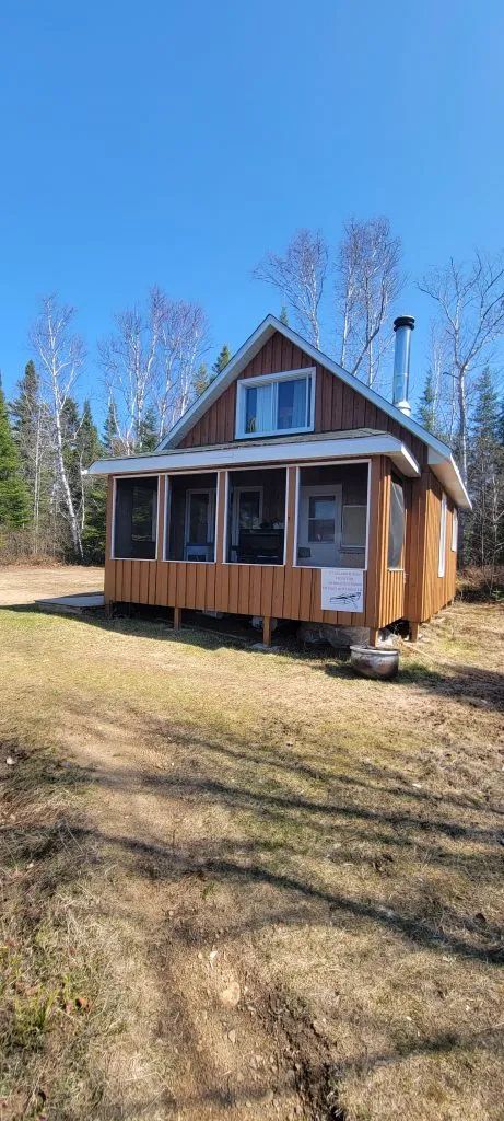 Chalet Hobbit – Pourvoirie du Milieu