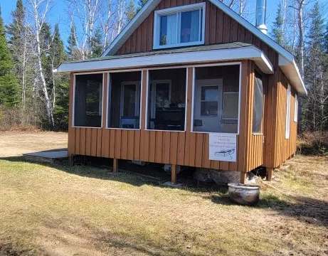 Chalet Hobbit – Pourvoirie du Milieu