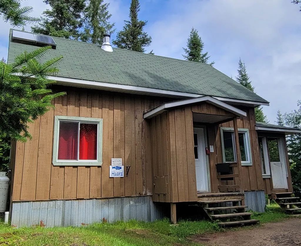 Chalet Huard – Pourvoirie du Milieu
