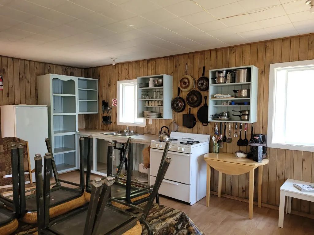 Chalet Huard — Pourvoirie du Milieu – Pourvoirie du Milieu