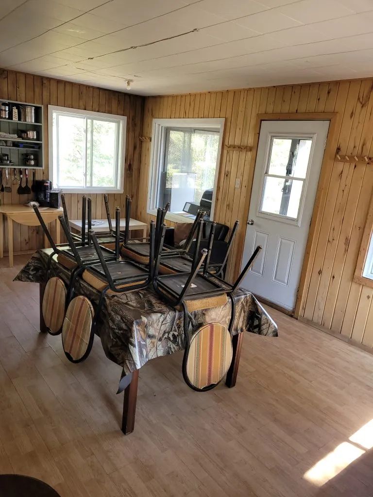 Chalet Huard — Pourvoirie du Milieu – Pourvoirie du Milieu