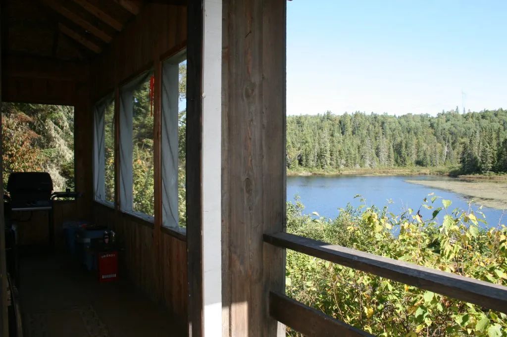 Chalet Perchaude — Pourvoirie du Milieu – Pourvoirie du Milieu