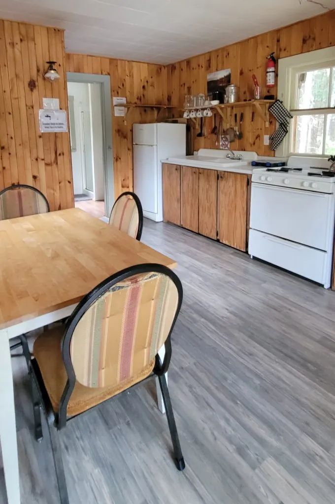 Troll Cabin — Pourvoirie du Milieu – Pourvoirie du Milieu