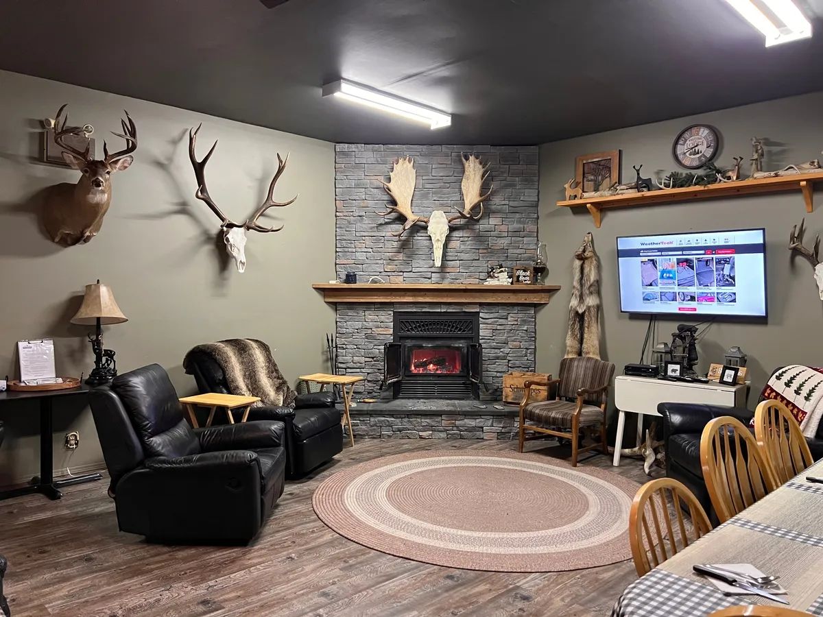Manitoba Whitetail/Wolf Camp – Manitoba Whitetail/Wolf Camp