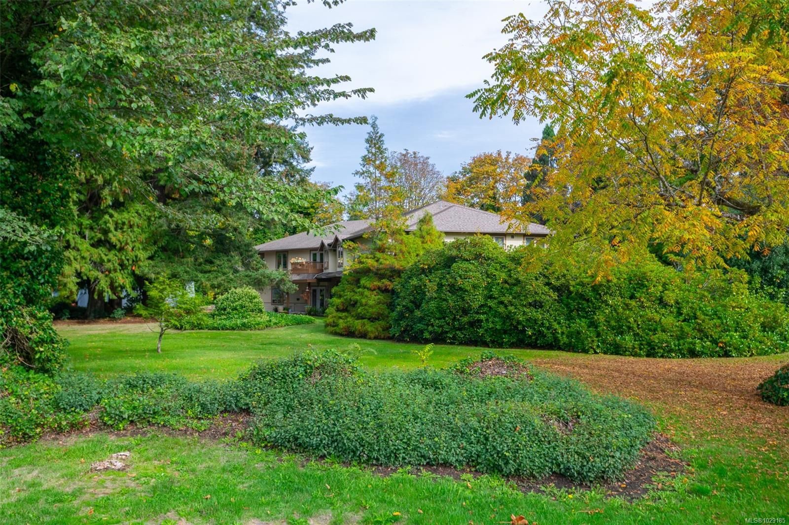 Photo of Cedar Wood Lodge in Vancouver Island, BC