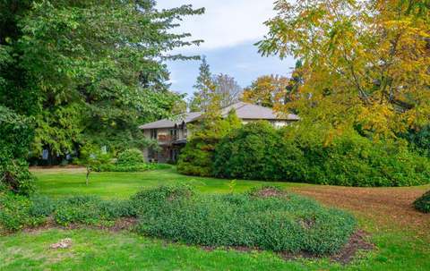 Photo of Cedar Wood Lodge in Vancouver Island, BC